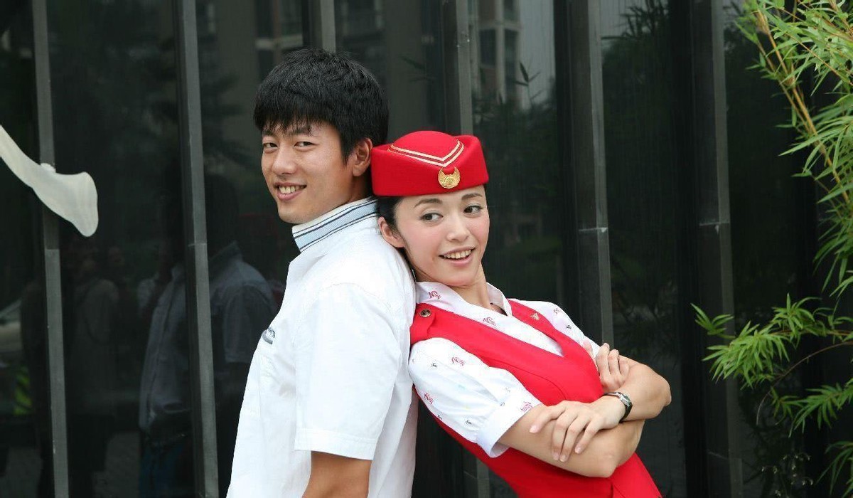 离婚8年，凌潇肃夫妇再撕姚晨：10年拉锯战，3个