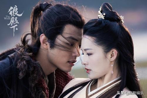 当红小生的荧幕初吻，肖战给了李沁，和杨紫被