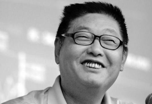 从厂工到亿万富翁，杨百万名利双收，如何诓骗数万股民倾家荡产？