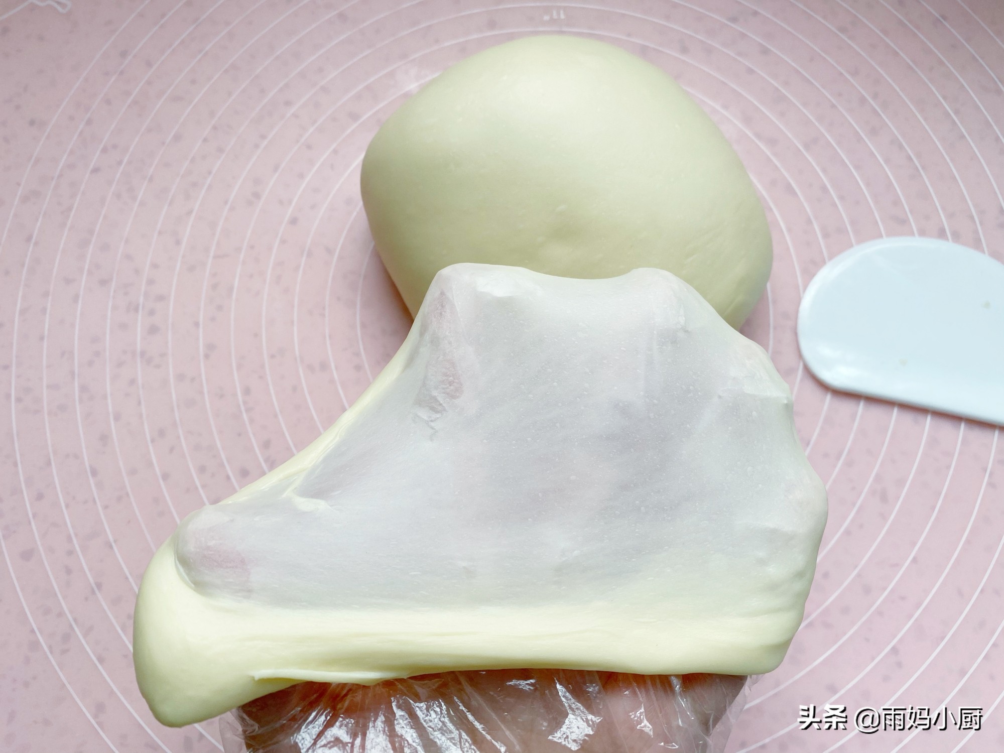 烘焙新手入門必做的小麵包，鬆軟細膩又美味，放三天也不硬