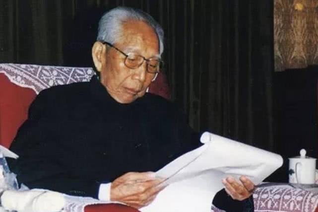 左宗棠墓地被炸开，开国上将王震得知大怒，要