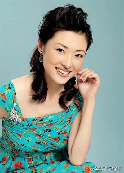 知名主持人美照一册，欣赏