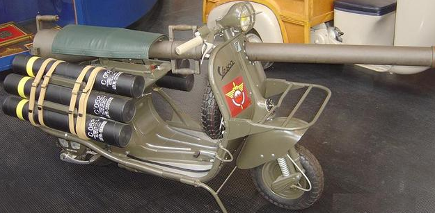 自行车上战场立下赫赫战功，威力可以和坦克相比较，英军被追着跑