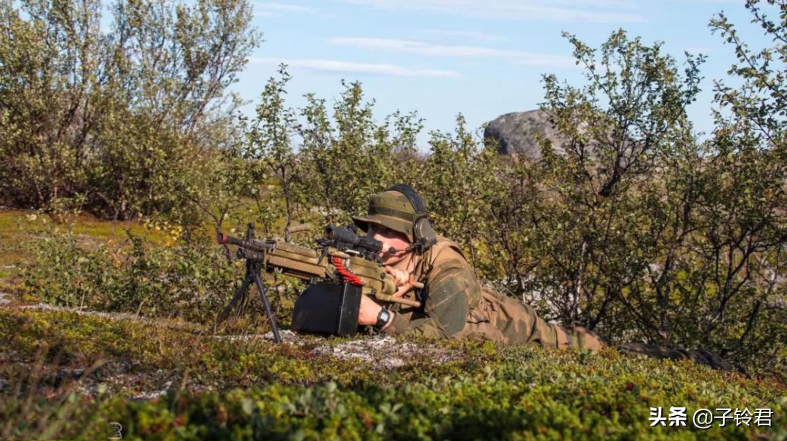 挪威特种部队演习，德国步枪比利时机枪，全员
