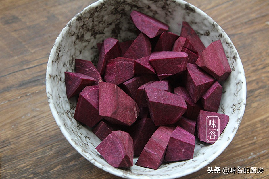 立冬將至，早上喝這粥最養人，香滑濃稠，營養好消化，平安過冬天