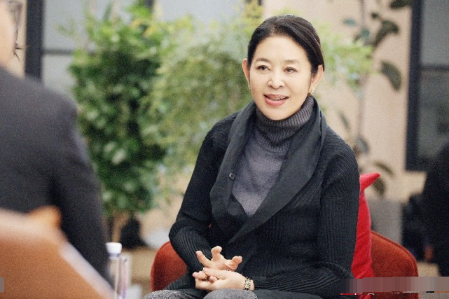 宋丹丹倪萍世纪和解相拥落泪，曾亲如姐妹，因一句玩笑断交20年