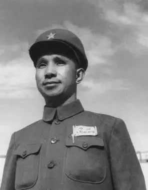 1955年粟裕调空军入闽，伟人在杭州听闻大怒：谁做的决定