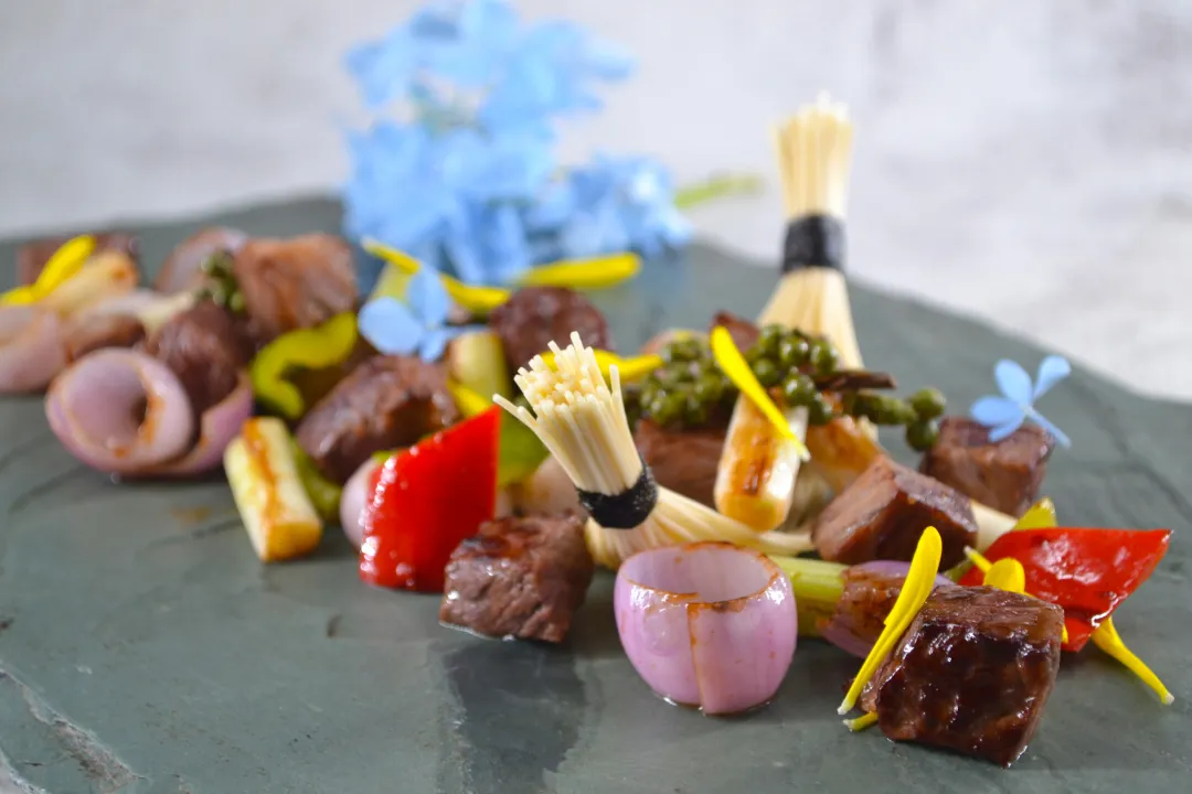 重庆解放碑皇冠假日酒店推出黄厨招牌菜