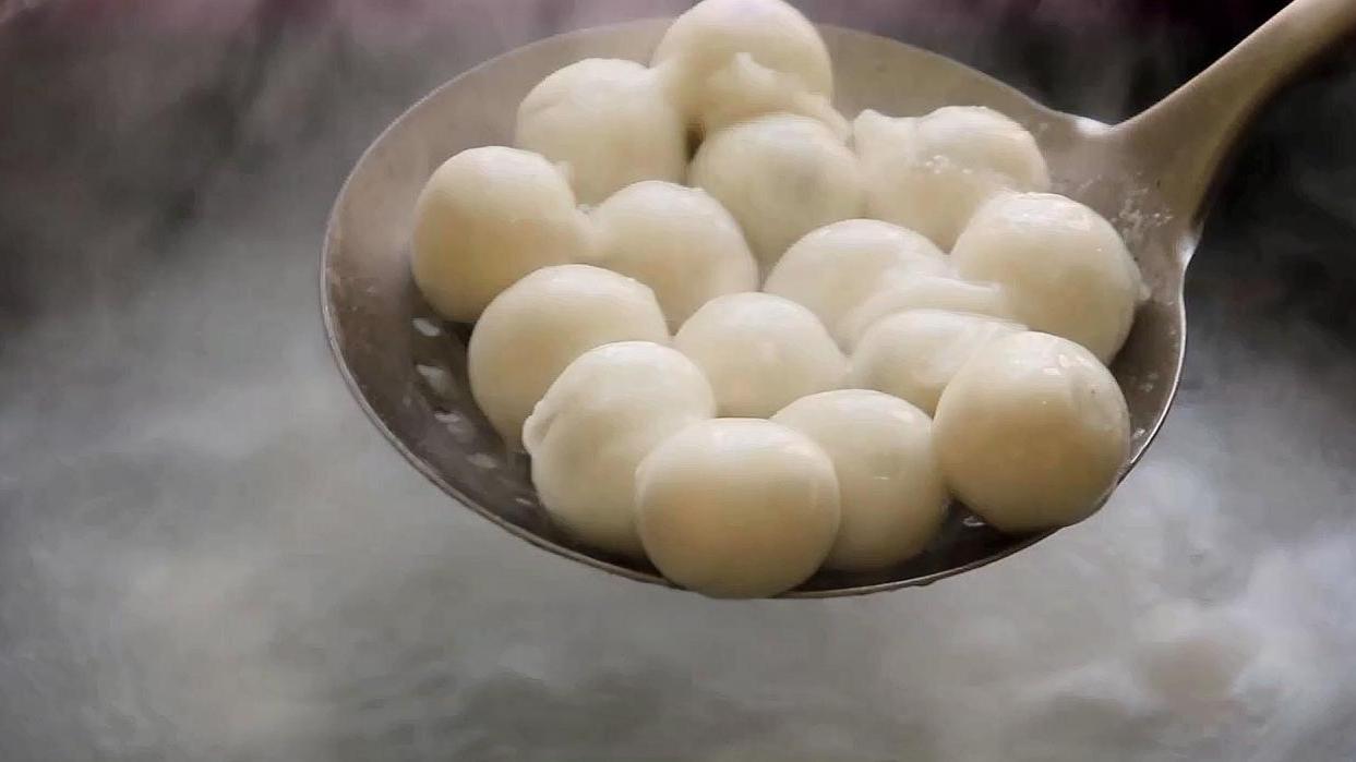 湯圓裡加雞蛋，沒想到這麼好吃，美味又新奇，全家都愛吃
