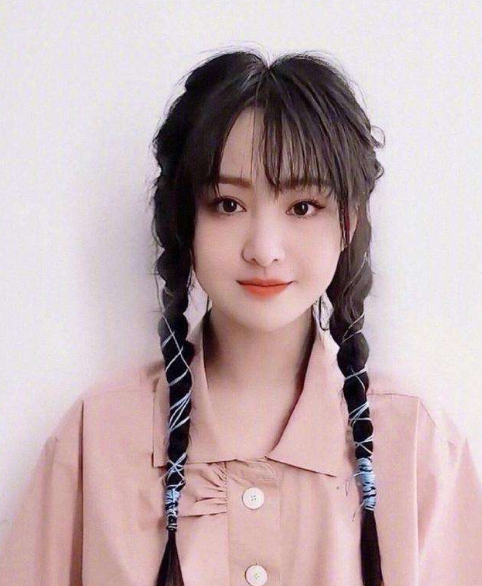 郑爽新视频脸又黄又丑？经纪人怒骂腾讯拉图抹