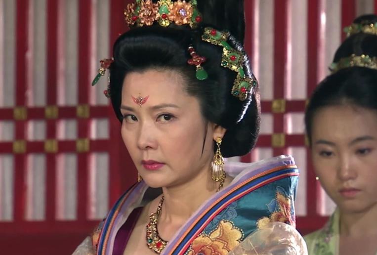 His mother, Concubine Wu Hui and ex-wife Yang Yuhuan, are both the ...