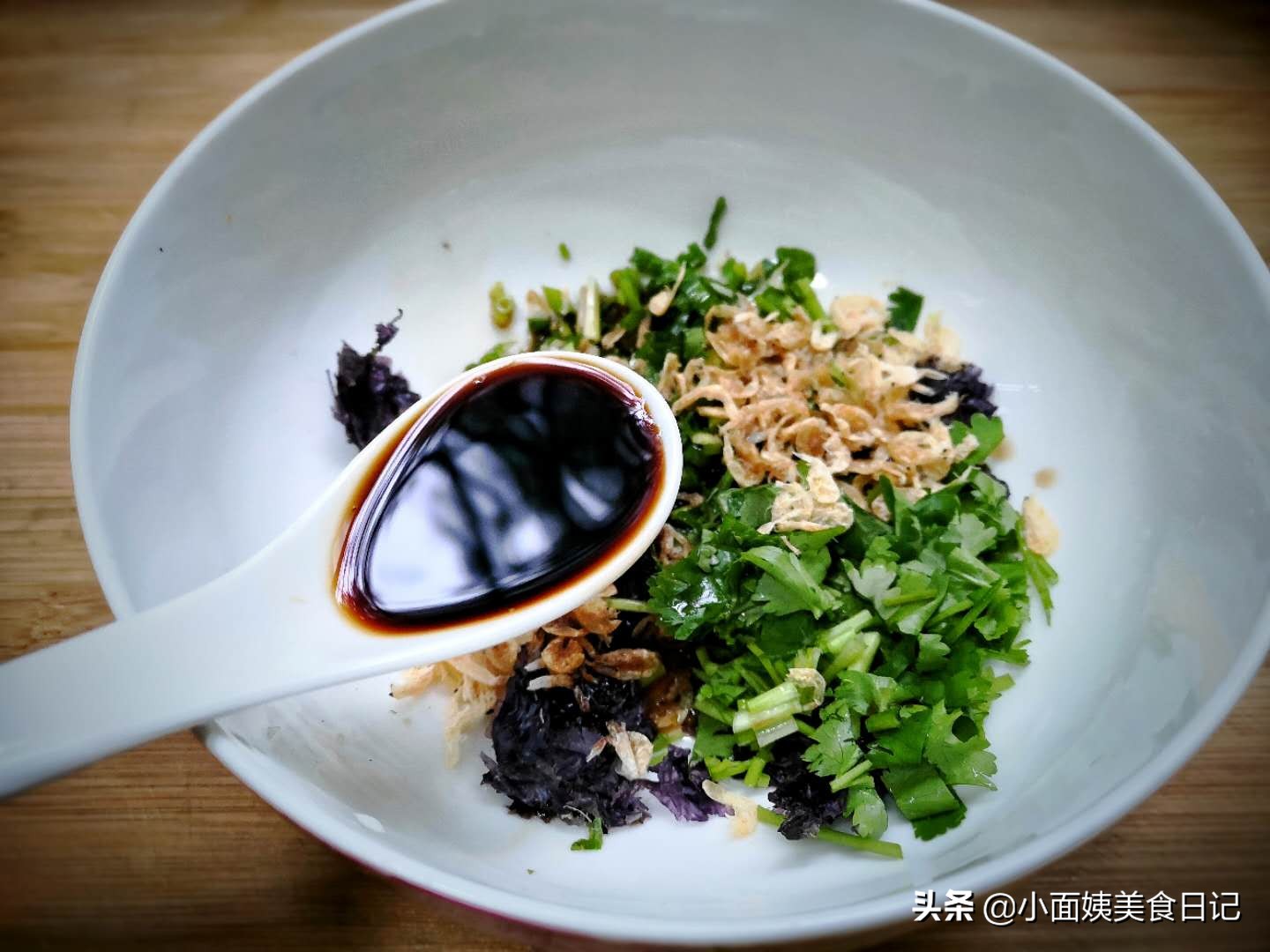 秋天早餐，吃它最省事，10分钟就上桌，酸爽开胃，天天吃不厌