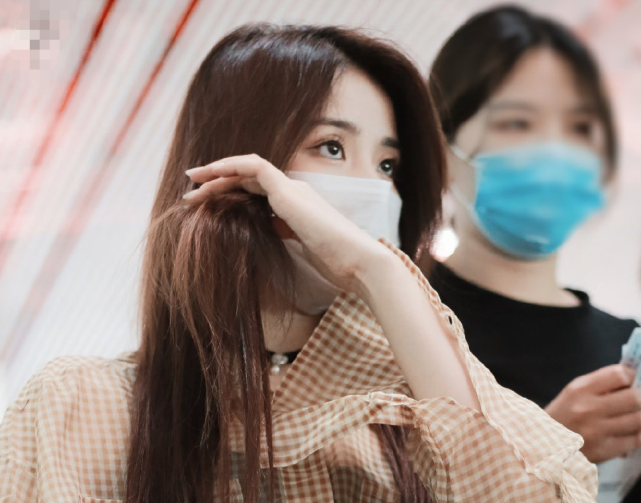 青你2落选后乃万建工作室，金子涵参加综艺，她