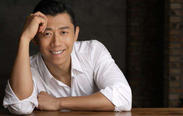 出道即巅峰的演员，于小彤成恋爱艺人，最后一