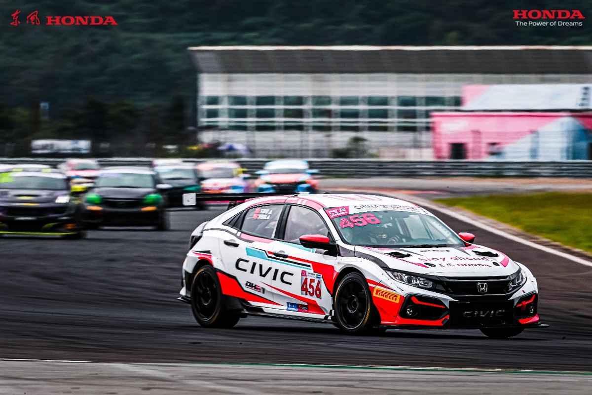 锋芒毕露 思域再征宁波赛道蝉联CEC厂商杯冠军