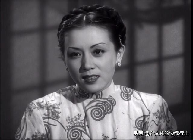 《一江春水向东流》里主角大都纪实表演，而配