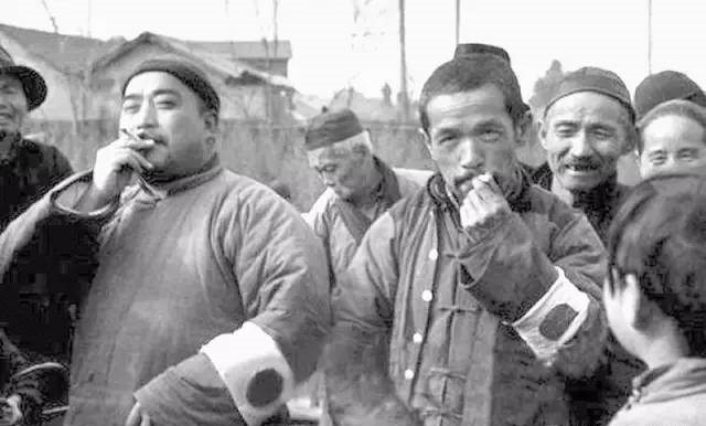 以构连境外势力为荣，港版汉奸罪孽深重！卖国特别无耻，必须严惩