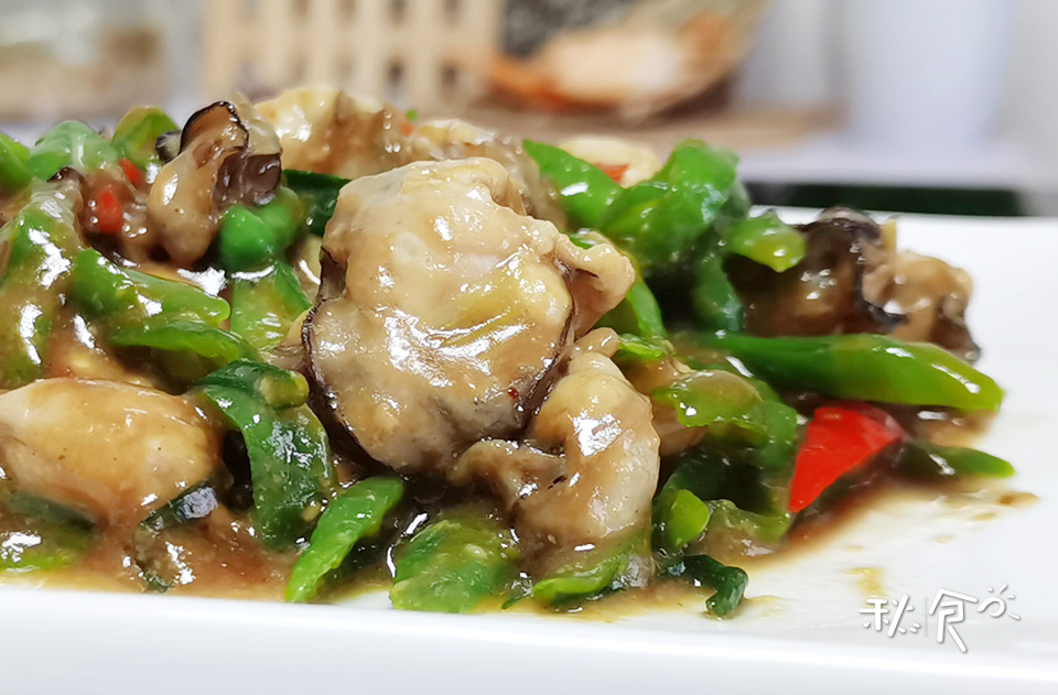 Not only can oysters be roasted and eaten, but if you change this method, they are "fresh" and fry a plate without appetite, which is really appetizing.