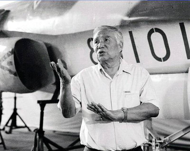 “小兄弟”来了？舰载型歼10J出现，隐身有拦阻