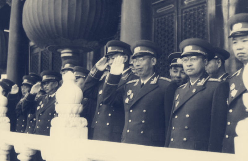 作为最年轻的开国大将，许光达多次请求降衔，