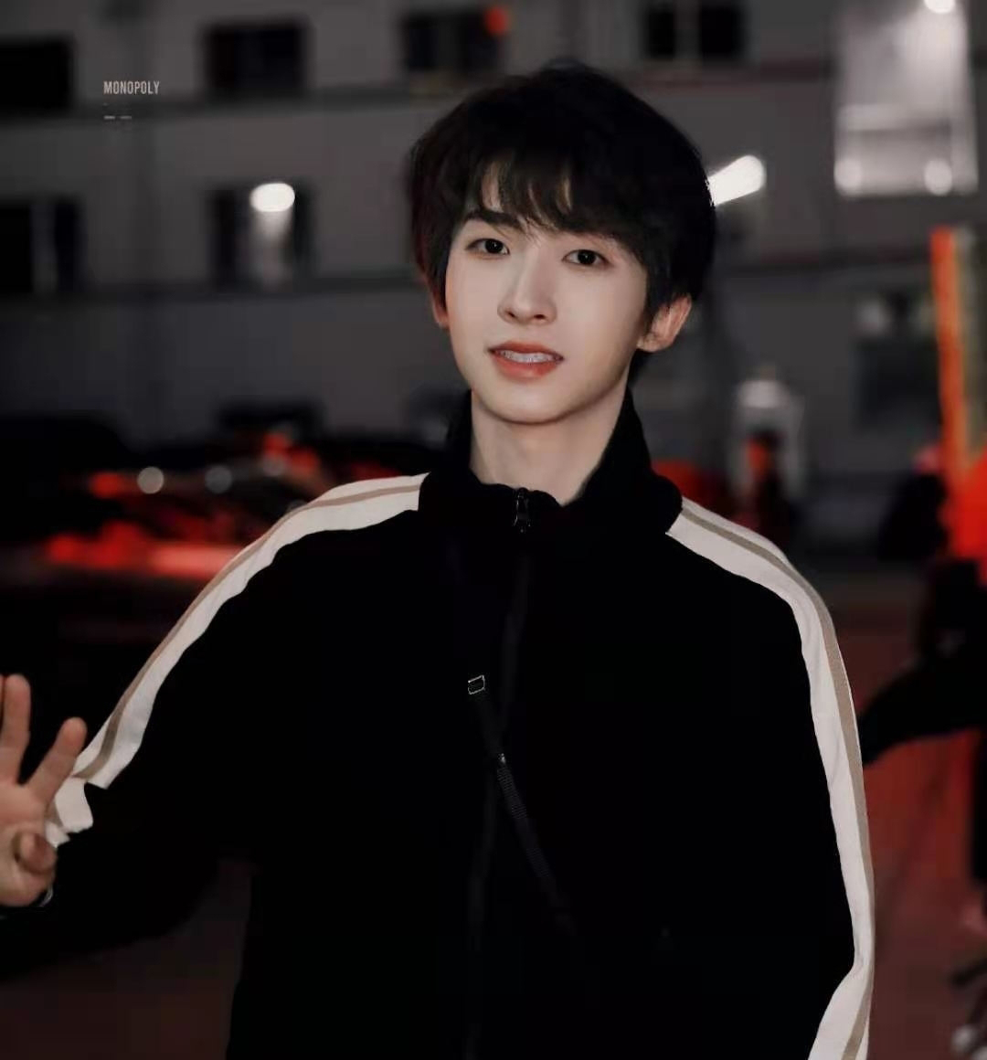 into1否认刘宇学历造假百科相关信息均非刘宇本人亲属及原生经纪公司