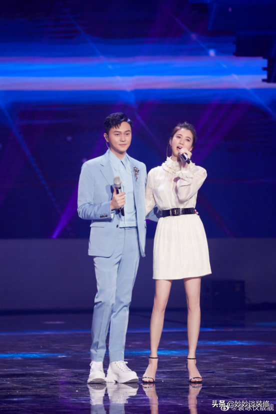 模範夫妻張智霖袁詠儀的家，室外景色霧中云裡，有種隱居式的生活