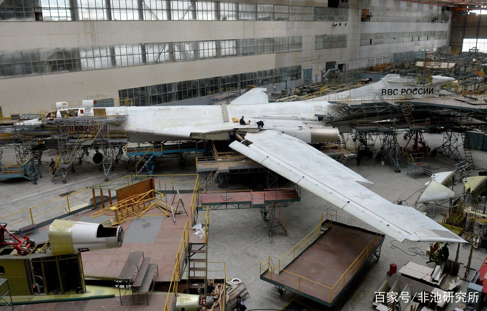 ����˹�վ�ʵ��������Σ�