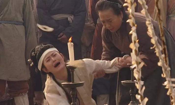 如果武松被嫂嫂潘金莲勾搭成功，那么哥哥武大郎又会作出何种反应