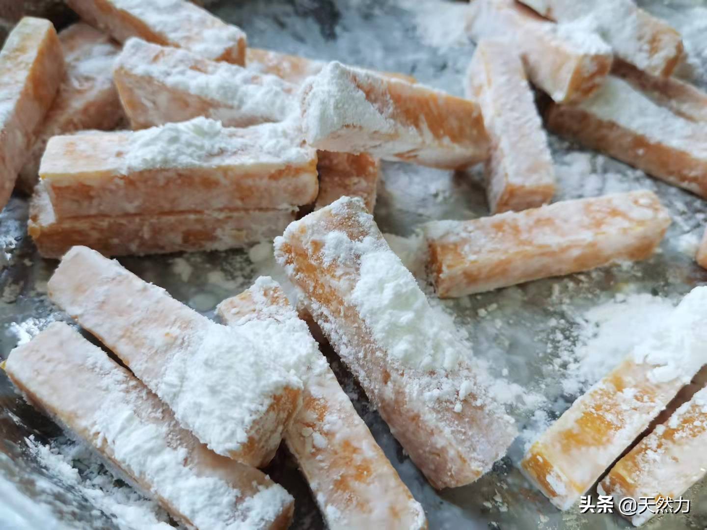 在家也能轻松做出广东名菜蛋黄焗南瓜，详细经验干货做法，收藏了