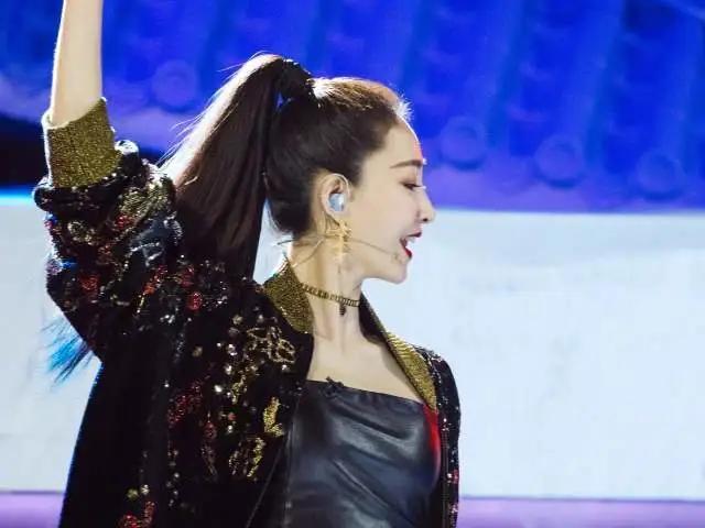 笑着离开的王丽坤，究竟是哪一点戳中了”浪姐