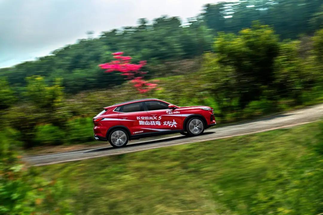 追求操控、动力？这台顶配才10万元平民性能SUV值得一看