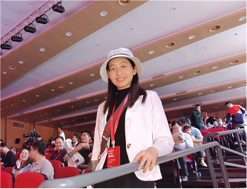 洪紫千：何以解忧？惟有公益