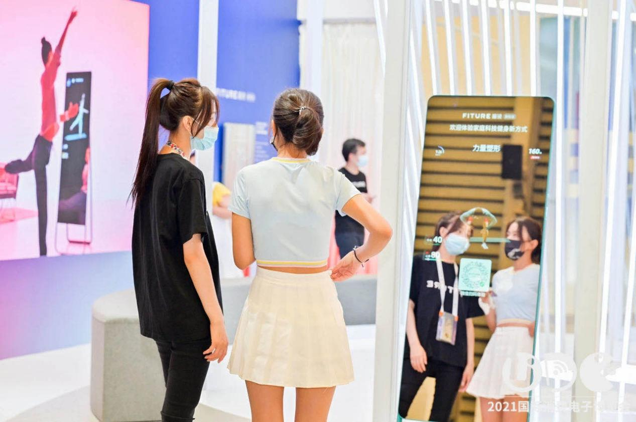 三年豹變！擁抱Z時(shí)代，UDE邁向消費電子國際大展