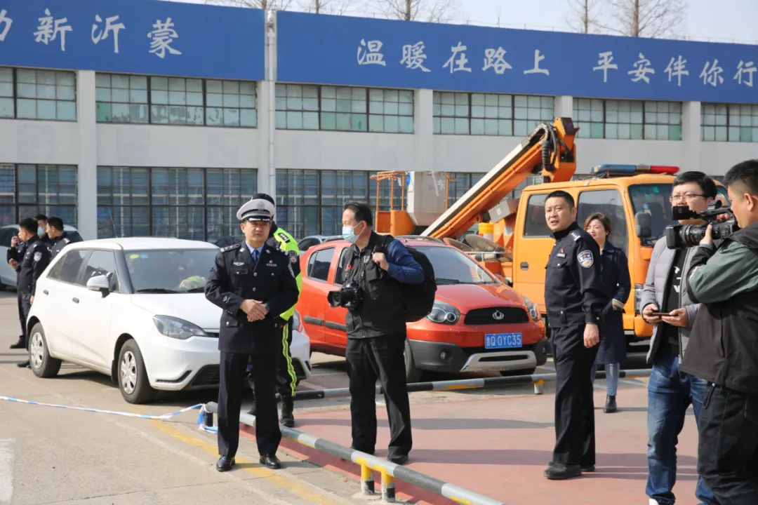 向党和人民报告——临沂交警铁骑大队举办警营开放日活动