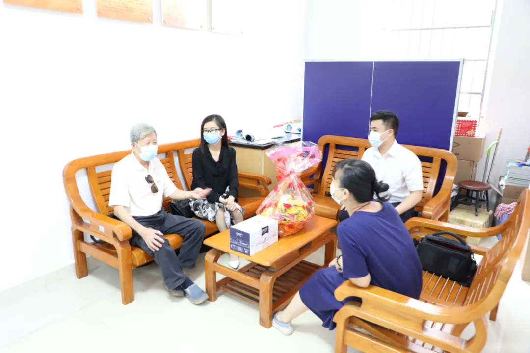 庆祝党的百年华诞,南粤基金建军节慰问老兵