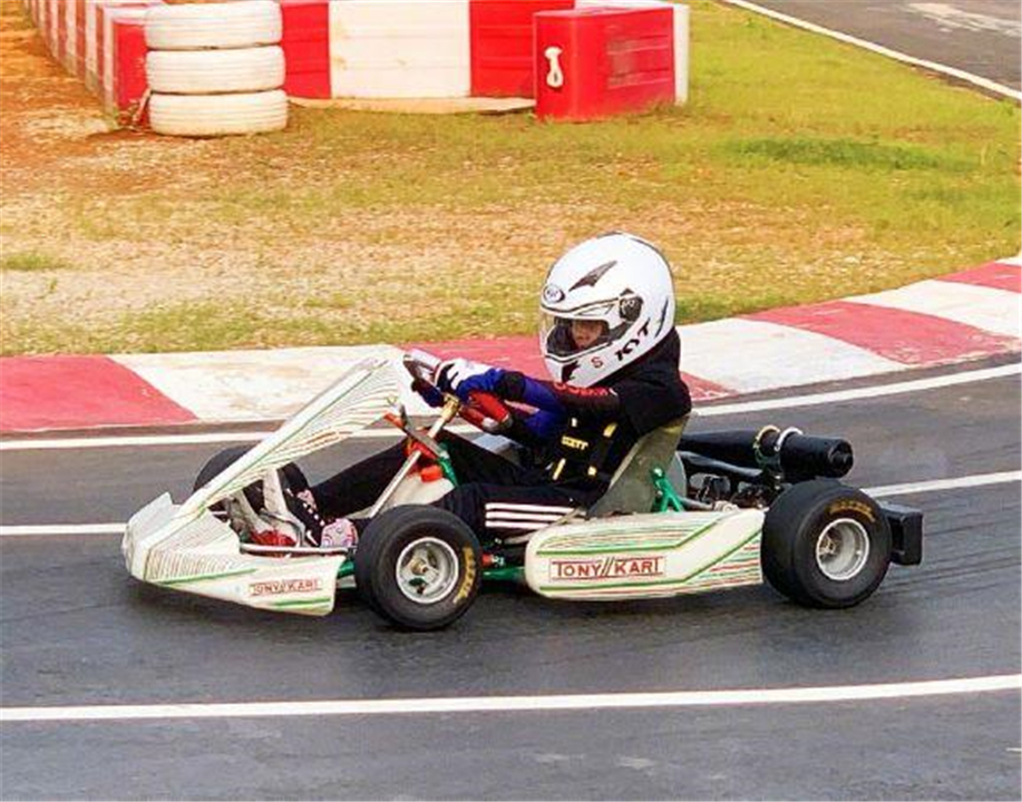 有種“變形式”長大叫Kimi，如今近照撞臉蔡徐坤，網友：帥哥