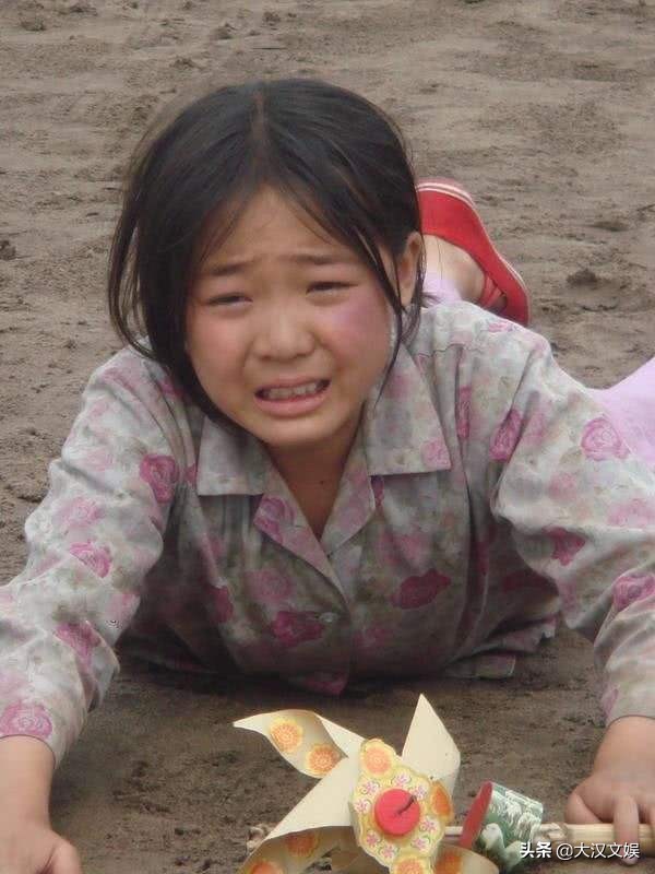 10岁女孩吊打一线小花的哭戏演技：怎么做到说哭就哭的呢？