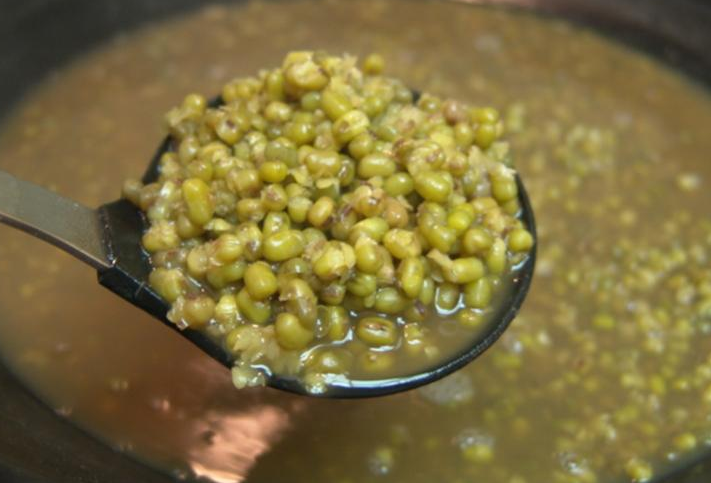 煮綠豆湯，總是耗費太長時間怎麼辦？ 學會一個妙招，十分鐘煮好