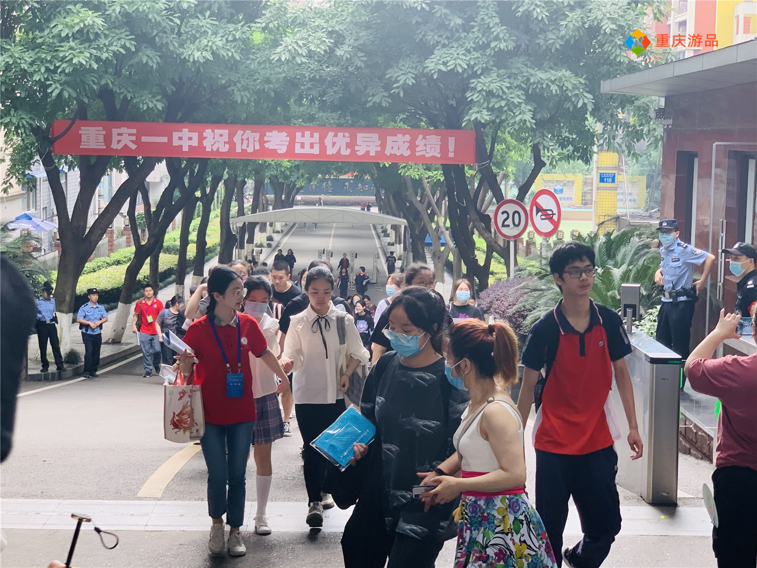 高考作文题目越来越难？一幅漫画要写800字，重庆人直呼：看不懂