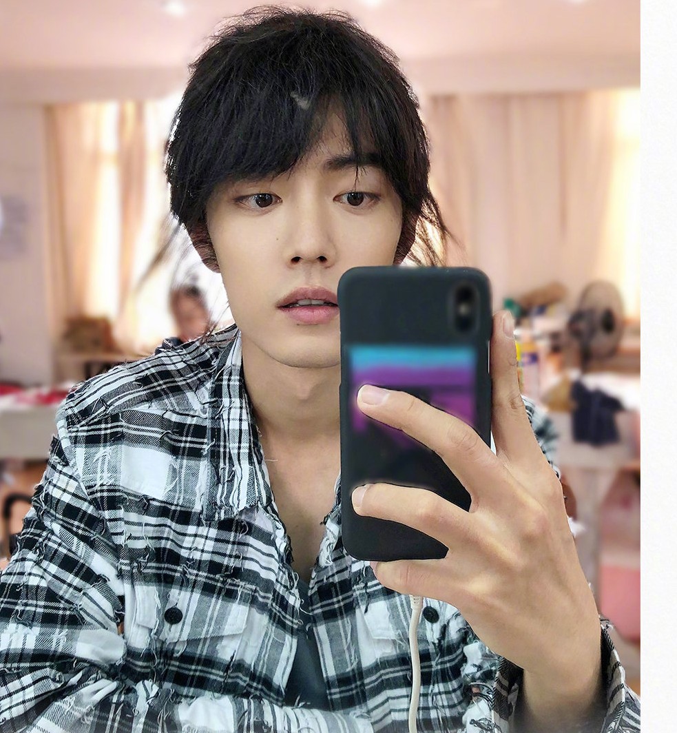 今日娱乐看点 芝美奈子去世 李现肖战 何炅 李易峰 张翰嘉尔 娱乐 蛋蛋赞