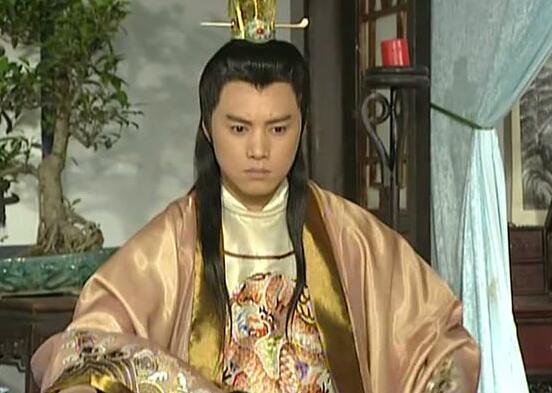 朱元璋逝世之后，儿子没有成为第二代皇帝而是成为了第三代皇帝