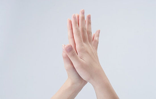 拍手也能养生 教你这5个方法 随时都可以拍