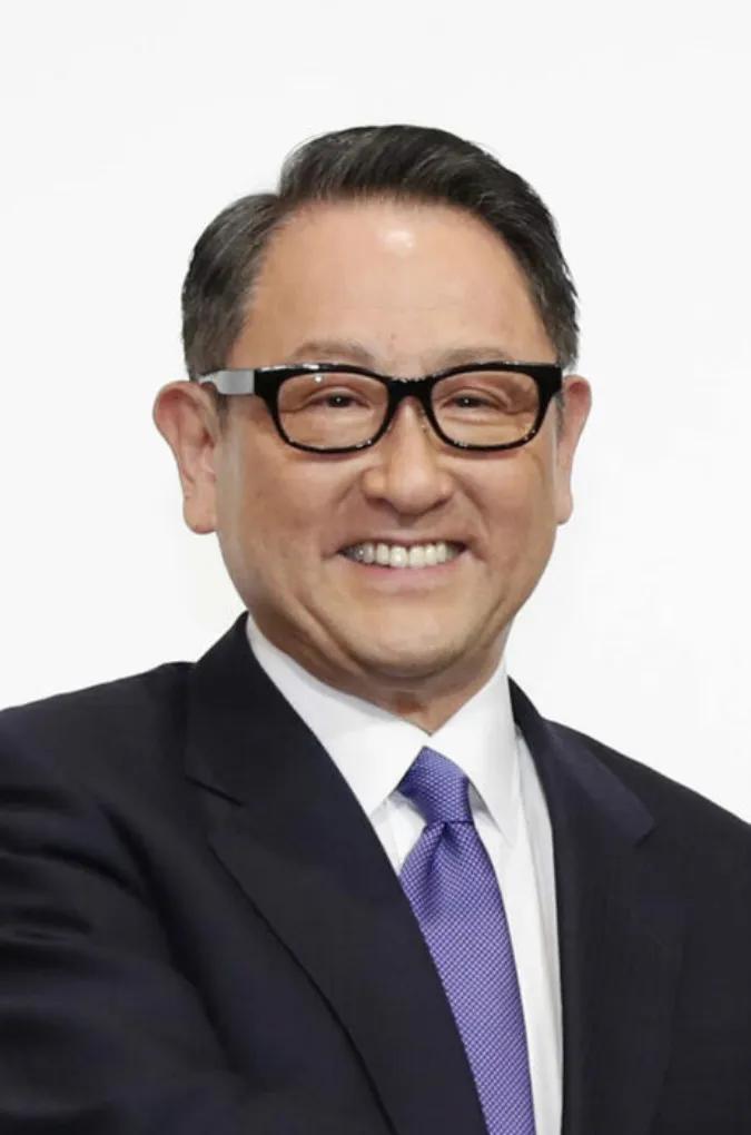 Is the annual salary of Toyota Motor's current president Akio Toyoda