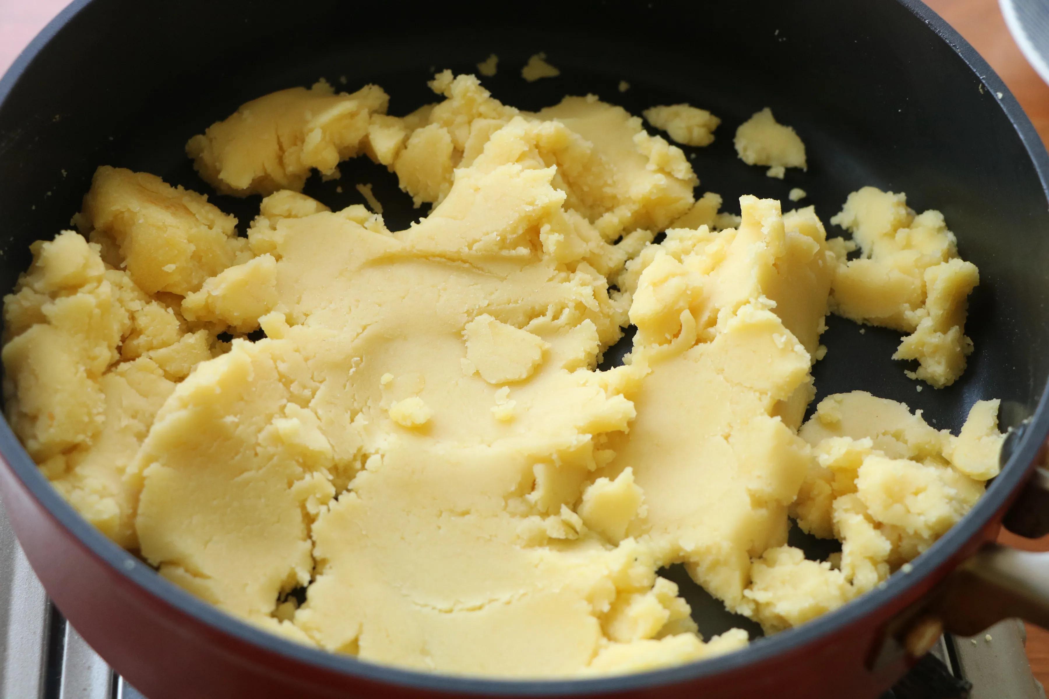 教你做流心綠豆糕，香甜不粘牙，送人倍有面子，夏天必吃的甜點