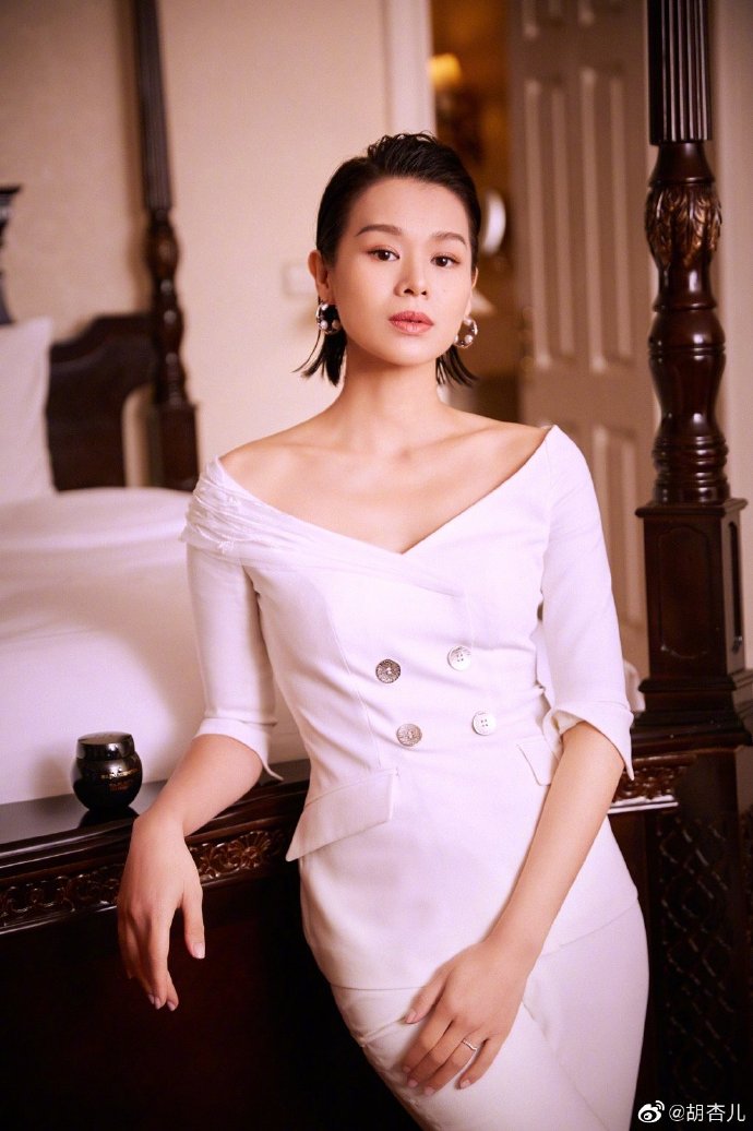 胡杏兒曬三胎兒子正臉照！ 嫁富商，胡杏兒四年三胎成人生大贏家