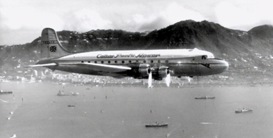 1954年，我空军战机误击落国泰客机致坠毁，引中