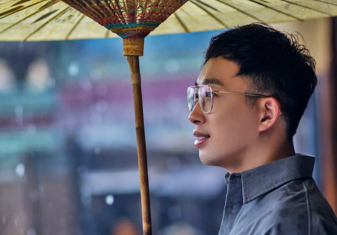 夸AB却误伤陈妍希，7年前被男演员殴打的于正真