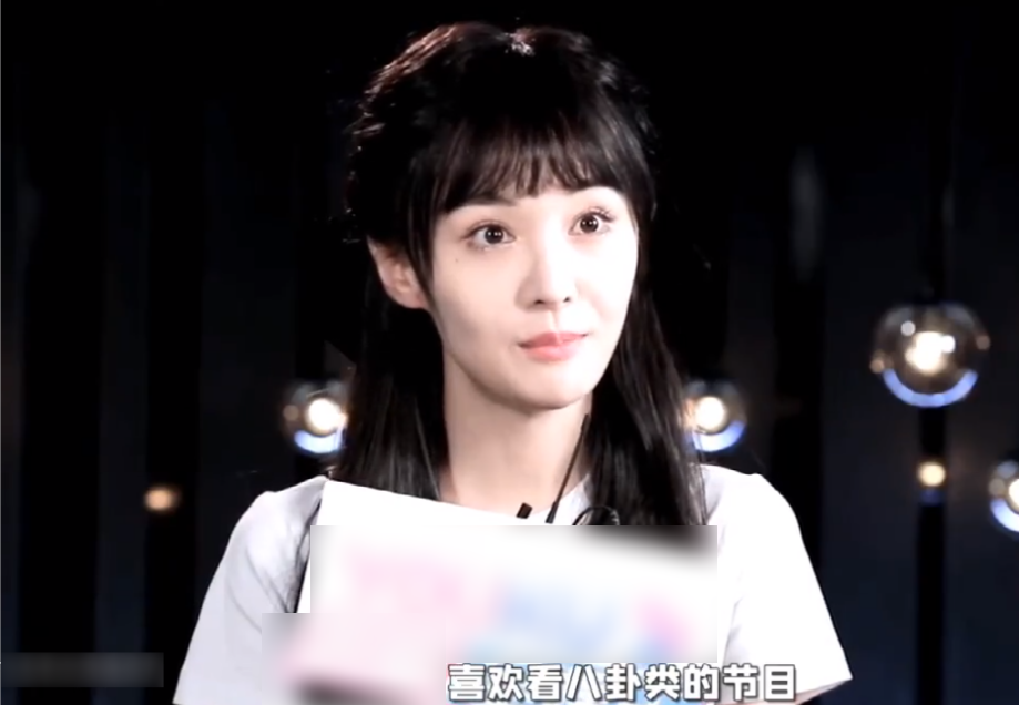 鄭爽接受采訪，又一個5g沖浪高手，談及熱搜體質(zhì)，回答顯情商