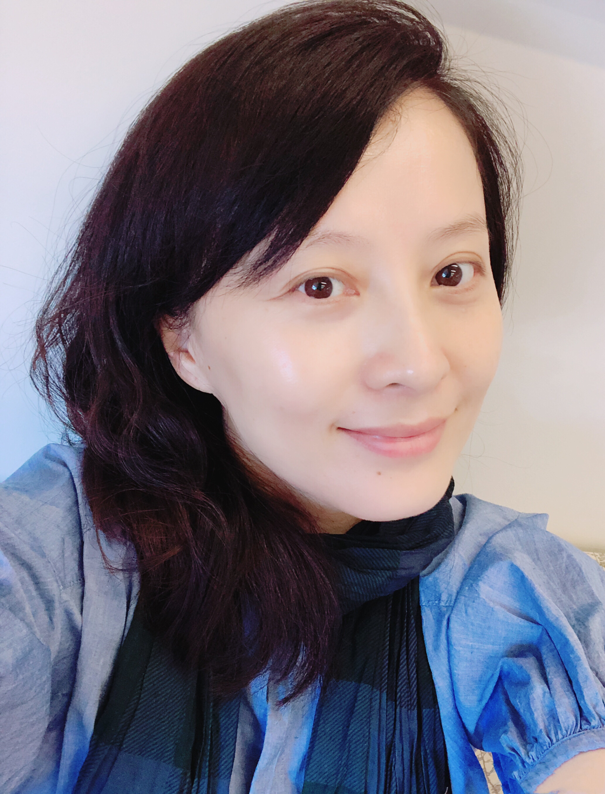 “可云”徐露：巅峰期退隐，嫁大7岁男友，46岁