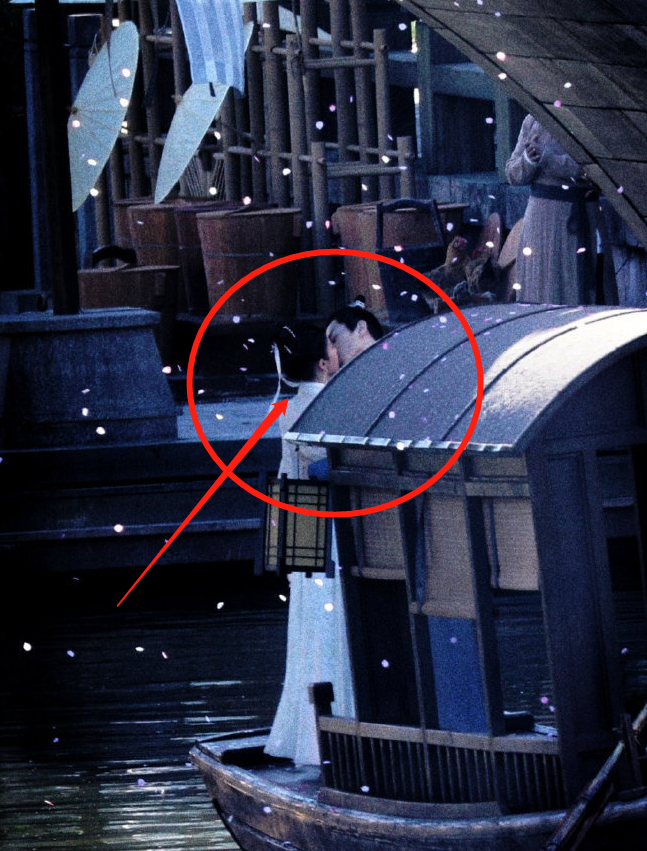 Dream China records the Lu Touchao that pull a hand sweet, liu Yifei wears gas of white skirt celestial being to wave, 